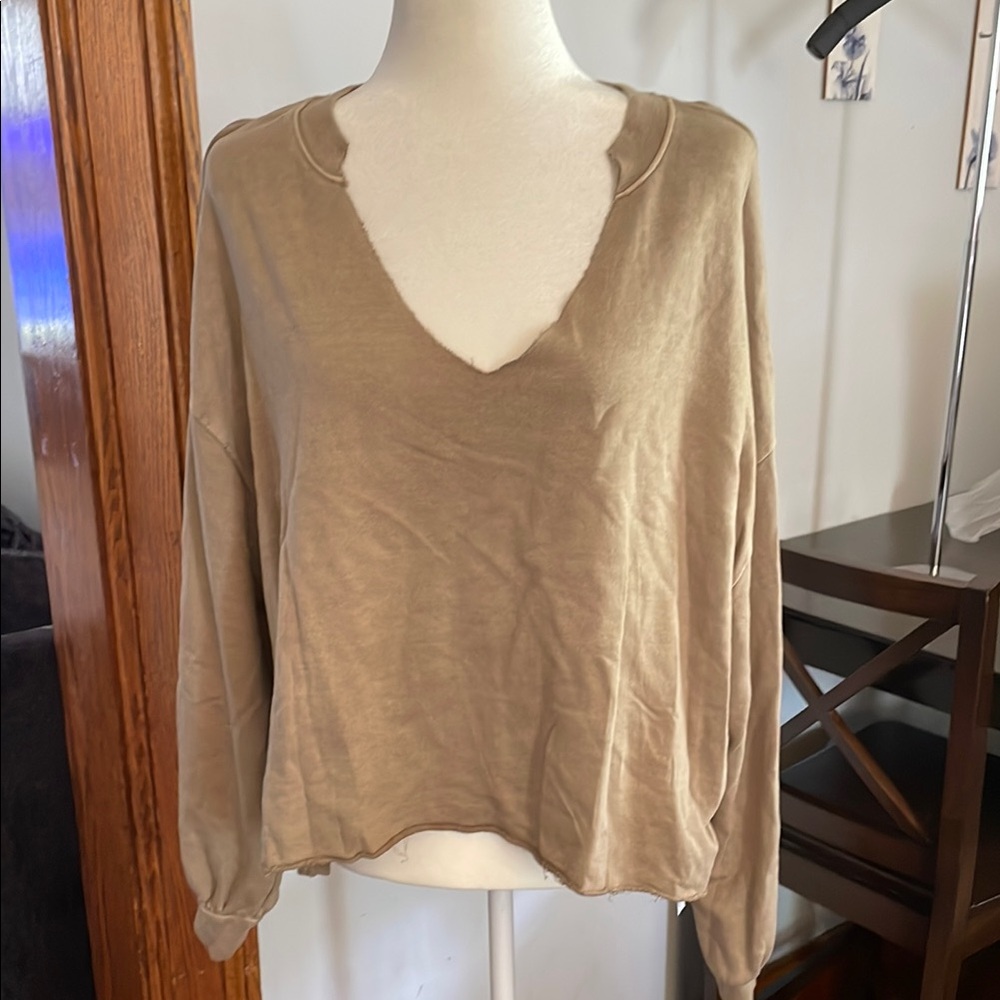 Urban Outfitters Vneck Neck Oversized Crew